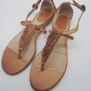 FRYE LAUREL FLOWER T STRAP NATURAL LEATHER SANDALS SIZE 8M